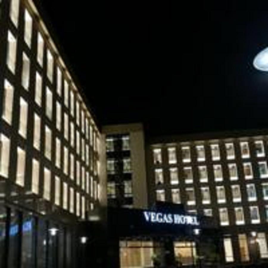 Vegas Hotel - Nay Pyi Taw Naypyidaw Exterior photo